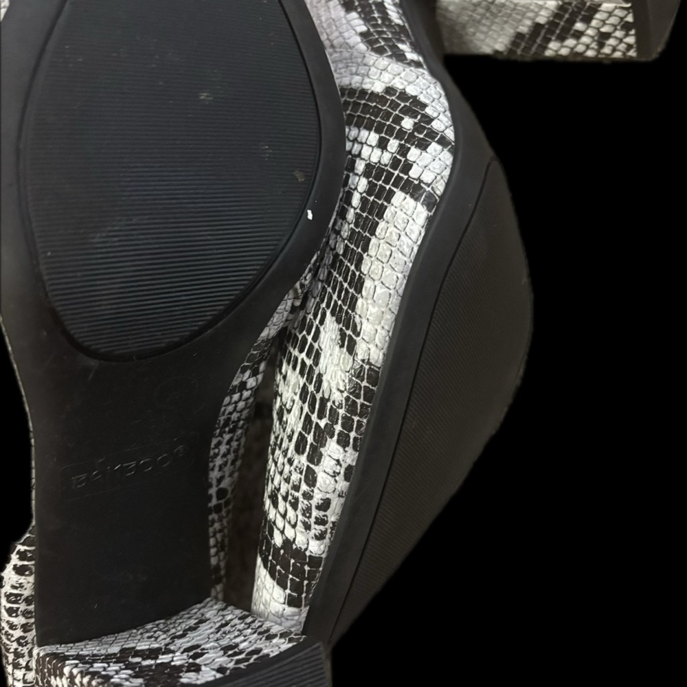 Snakeskin Pattern Ankle Boots - Picture 3 of 3